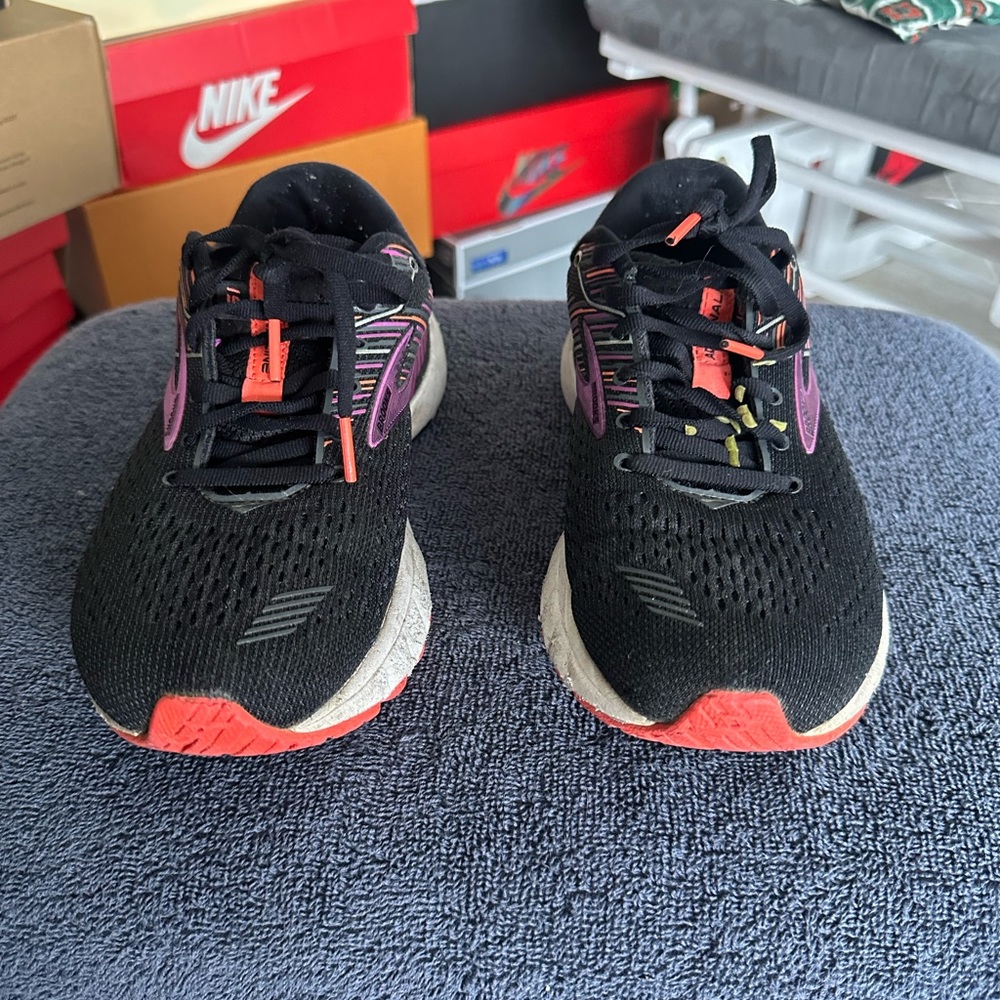 Brooks Running Shoes Black Purple Women’s Size 7.5